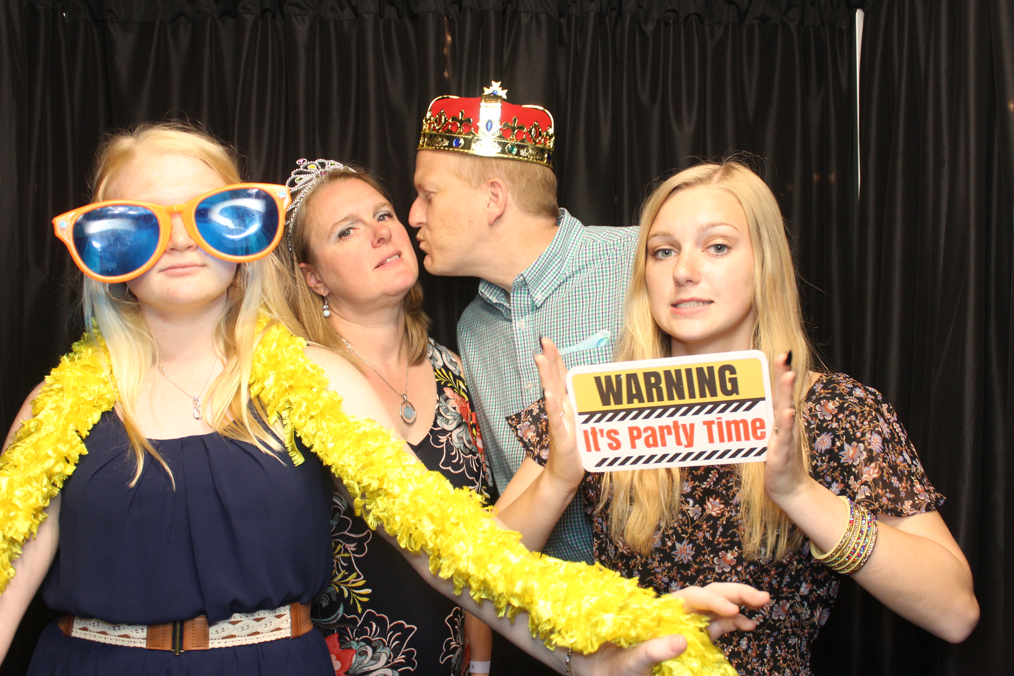 Carrie Cable and Shawn Adams Wedding | View more photos from the event at gallery.photoboothcincy.com/u/PhotoBoothCincy/Carrie-Cable-and-Shawn-Adams-Wedding